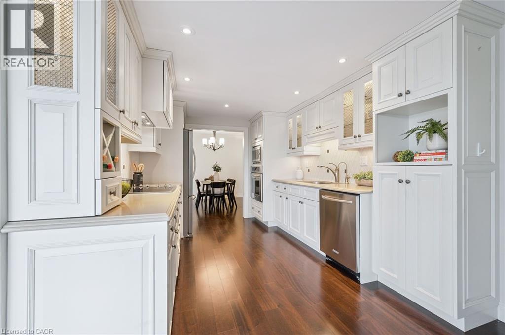 265 WESTCOURT Place Unit# 1010, Waterloo, Ontario, N2L6E4 — Photo 10