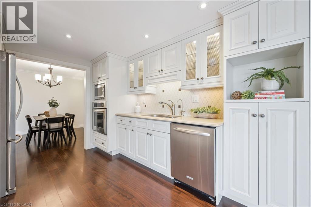 265 WESTCOURT Place Unit# 1010, Waterloo, Ontario, N2L6E4 — Photo 12