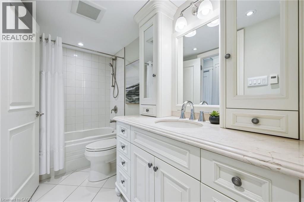 265 WESTCOURT Place Unit# 1010, Waterloo, Ontario, N2L6E4 — Photo 19