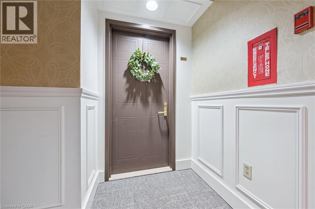 265 WESTCOURT Place Unit# 1010, Waterloo, Ontario, N2L6E4 — Photo 3