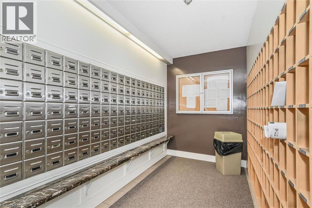 265 WESTCOURT Place Unit# 1010, Waterloo, Ontario, N2L6E4 — Photo 33