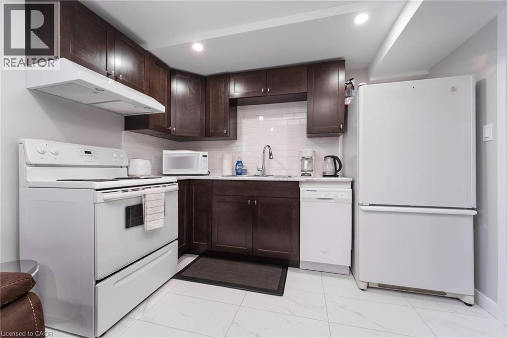 60 AUSTIN Drive, Waterloo, Ontario, N2L3Y4 — Photo 5