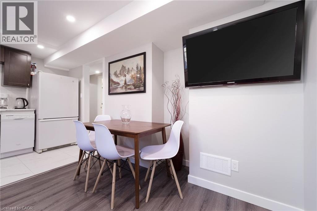 60 AUSTIN Drive, Waterloo, Ontario, N2L3Y4 — Photo 8