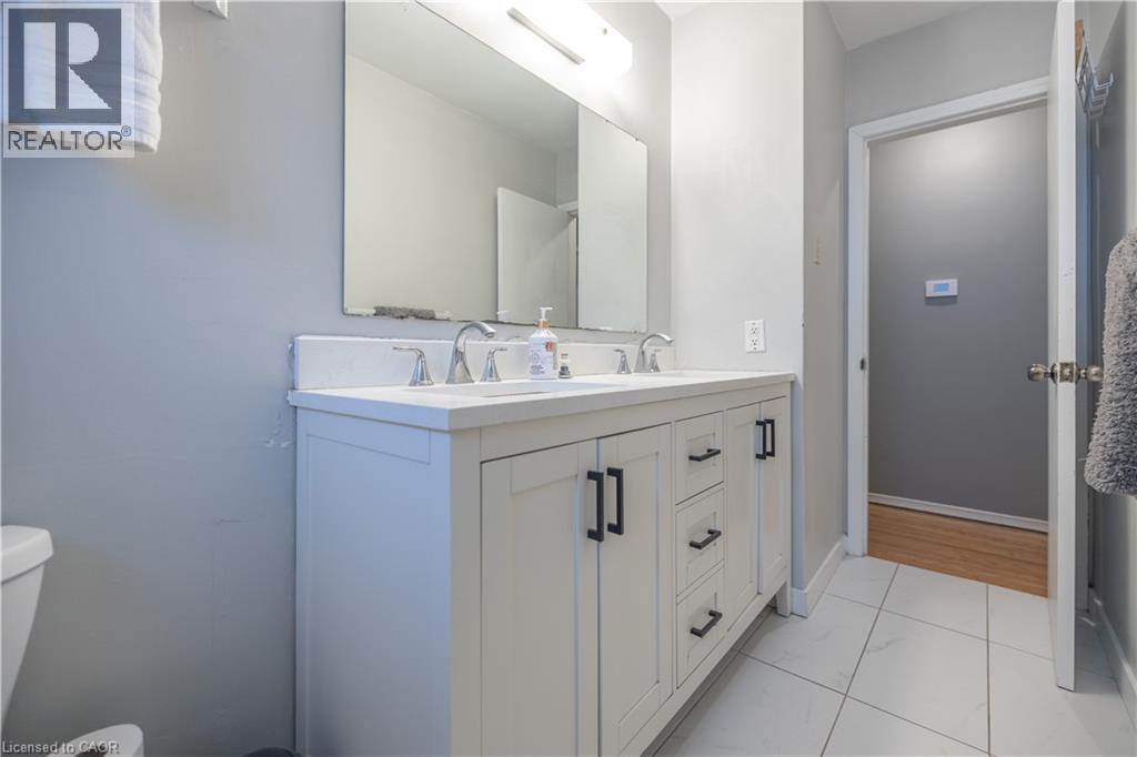 60 AUSTIN Drive, Waterloo, Ontario, N2L3Y4 — Photo 10