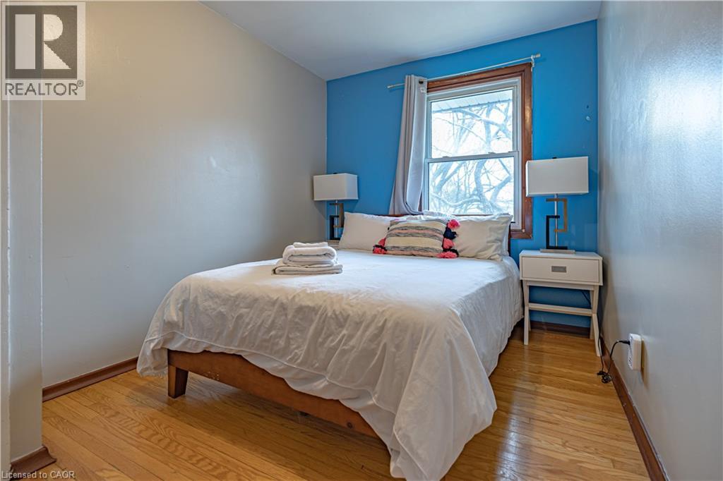 60 AUSTIN Drive, Waterloo, Ontario, N2L3Y4 — Photo 2