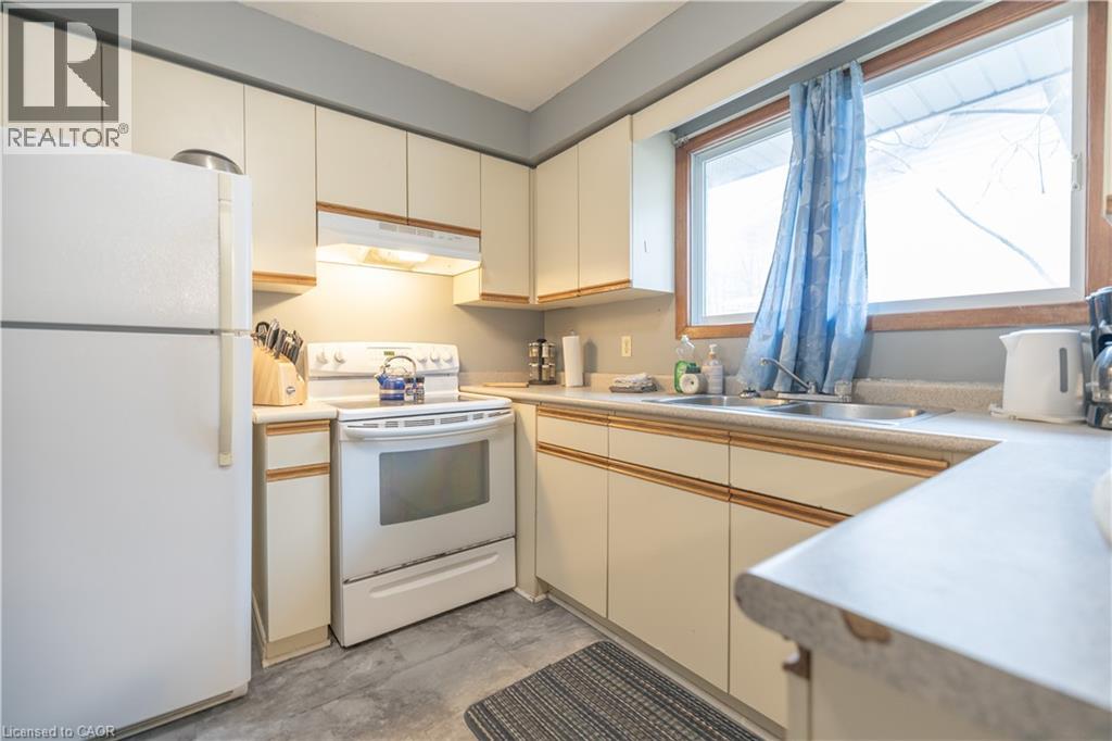 60 AUSTIN Drive, Waterloo, Ontario, N2L3Y4 — Photo 22