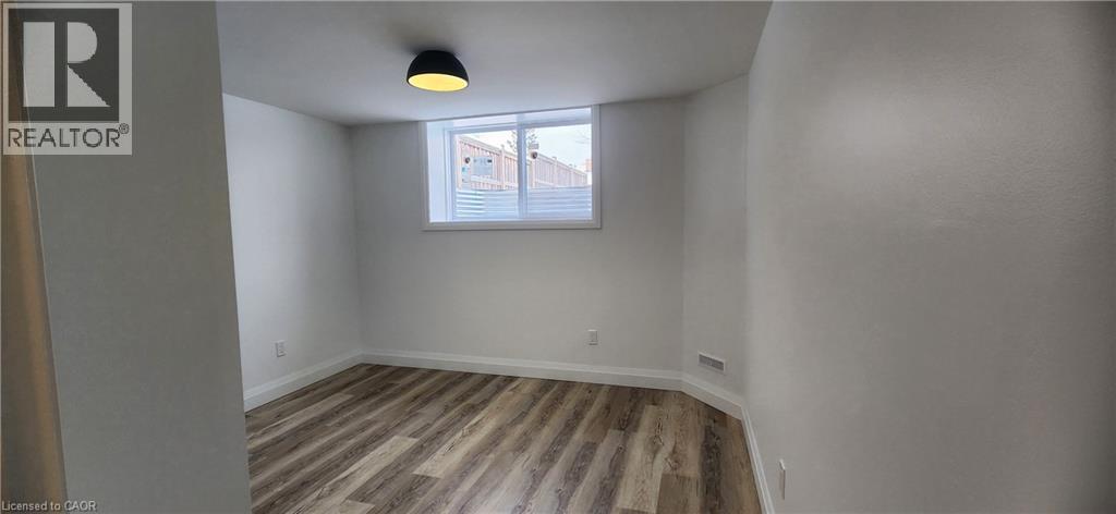 90 WEDGEWOOD Drive Unit# LOWER, Kitchener, Ontario, N2B1E7 — Photo 11