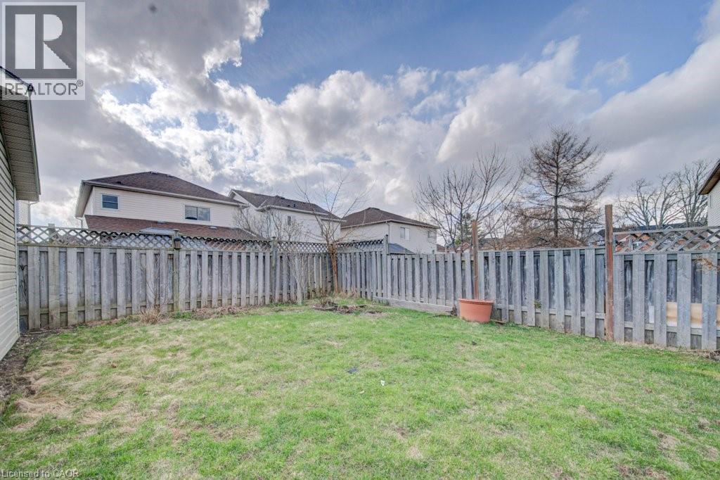 334 CHRISTOPHER Drive, Cambridge, Ontario, N1P1B9 — Photo 43