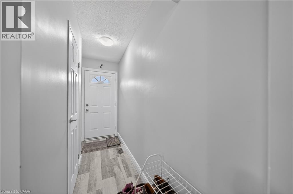 144 JANSEN Avenue Unit# 10, Kitchener, Ontario, N2A2L7 — Photo 4