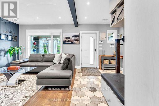 10 OAKDENE CRESCENT, Toronto (Danforth), Ontario, M4J4H9 — Photo 4