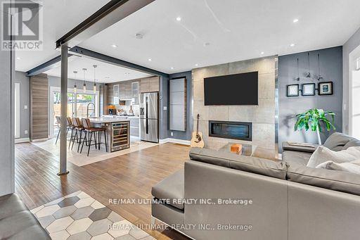 10 OAKDENE CRESCENT, Toronto (Danforth), Ontario, M4J4H9 — Photo 5