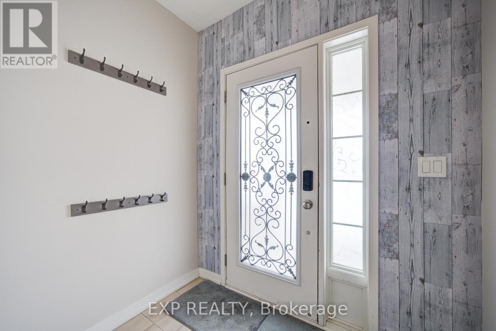 10616 BATHURST STREET, Vaughan (Patterson), Ontario, L6A4Y4 — Photo 2