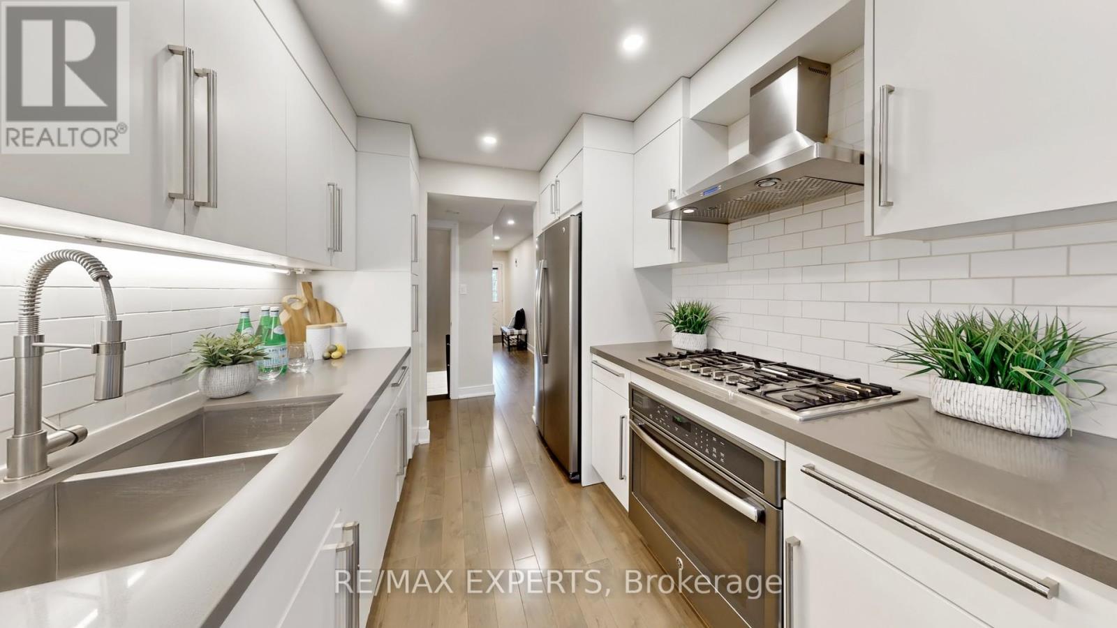 562 TARA HILL CIRCLE, Aurora (Aurora Village), Ontario, L4G6G9 — Photo 12