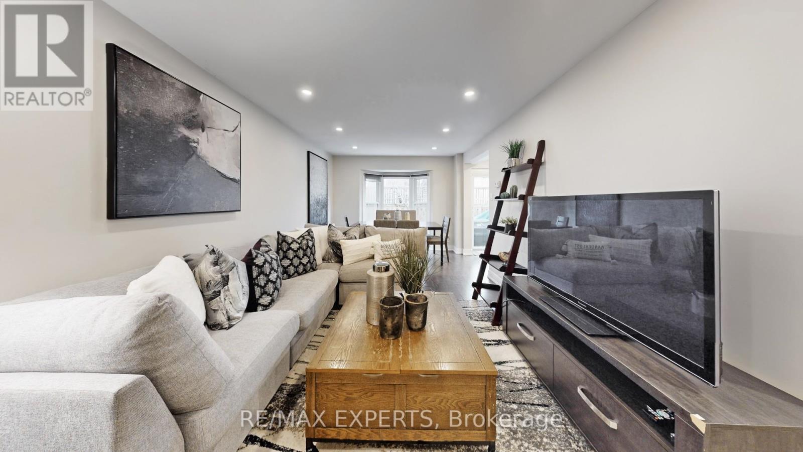 562 TARA HILL CIRCLE, Aurora (Aurora Village), Ontario, L4G6G9 — Photo 5