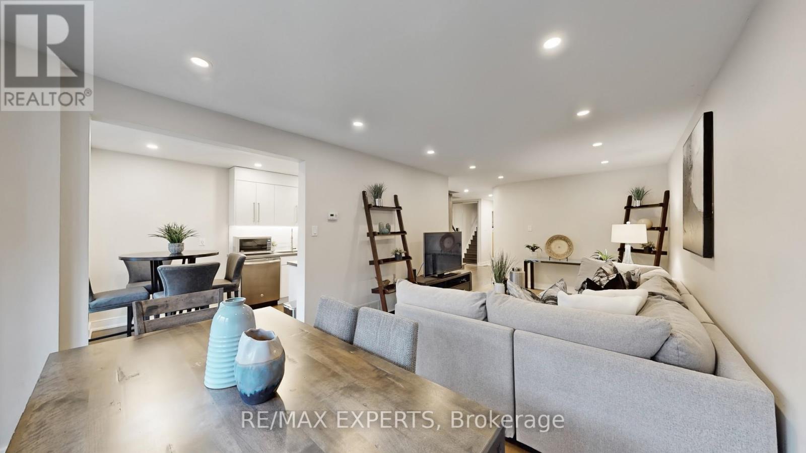 562 TARA HILL CIRCLE, Aurora (Aurora Village), Ontario, L4G6G9 — Photo 6