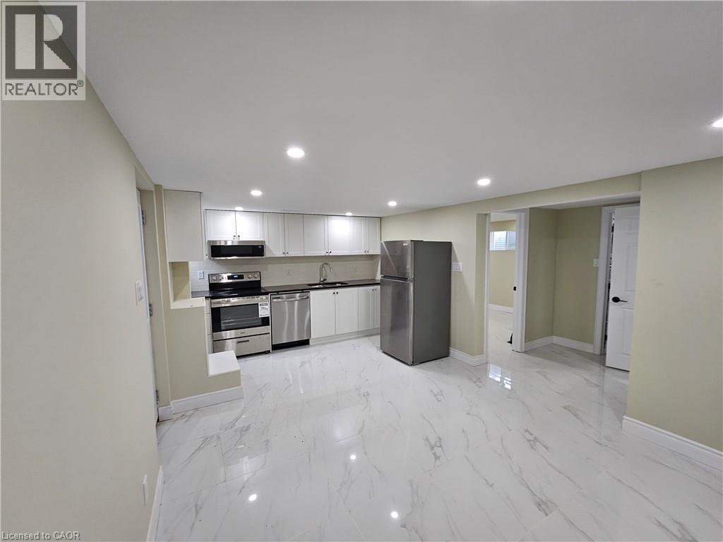 102 CALMCREST Drive Unit# 3, Kitchener, Ontario, N2E1V3 — Photo 3