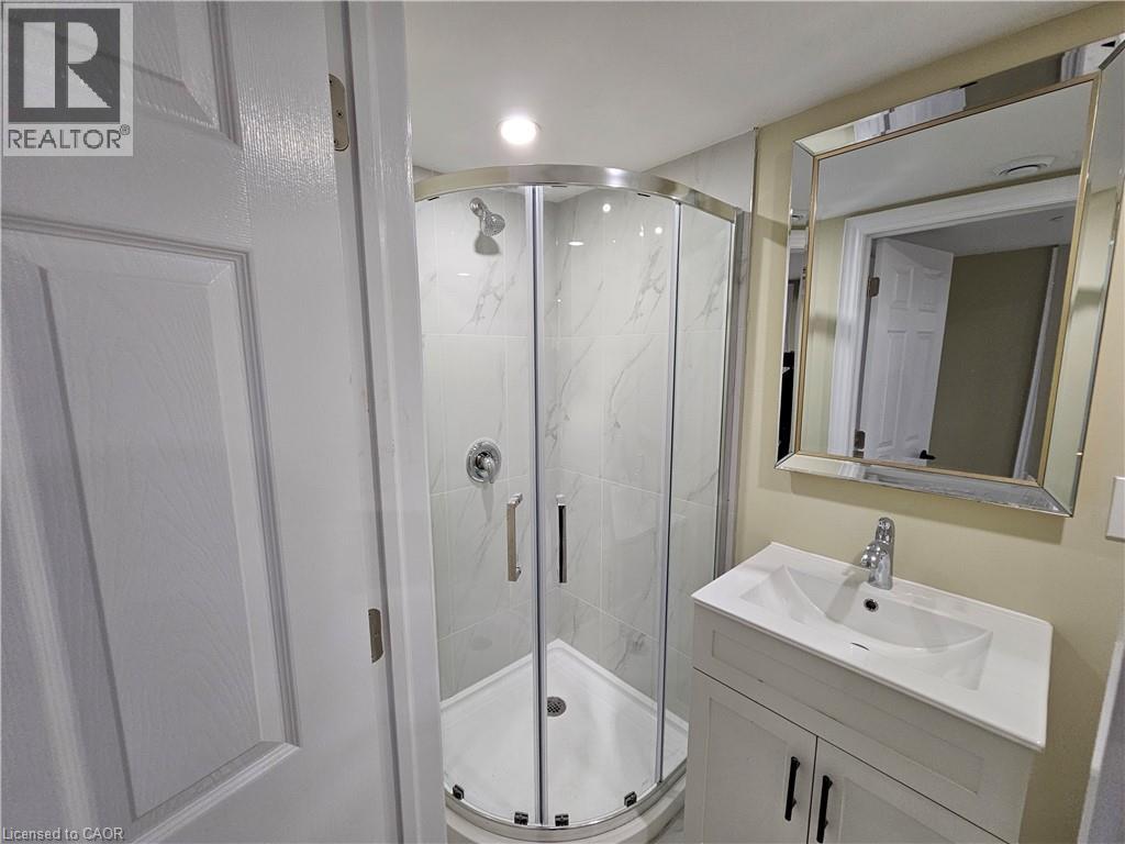 102 CALMCREST Drive Unit# 3, Kitchener, Ontario, N2E1V3 — Photo 5