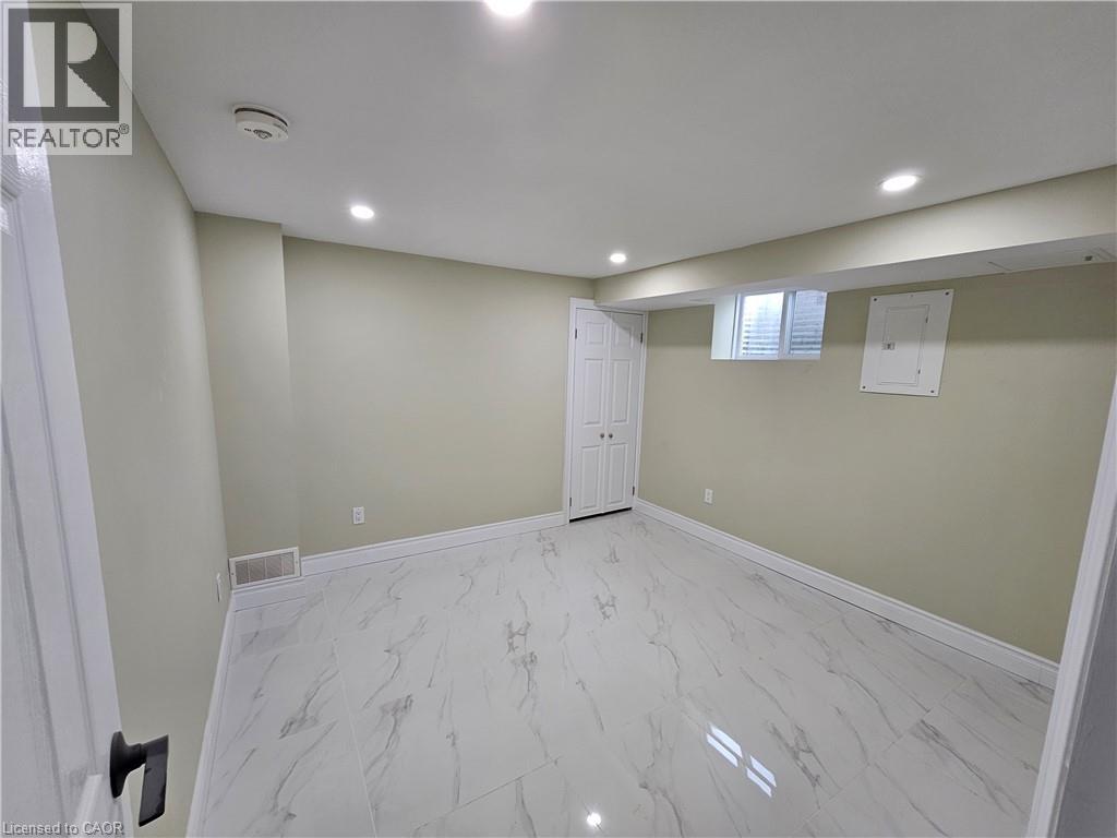 102 CALMCREST Drive Unit# 3, Kitchener, Ontario, N2E1V3 — Photo 7