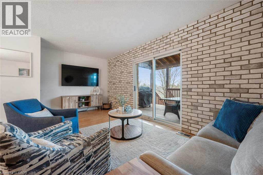 423 CADBURY Court Unit# A, Waterloo, Ontario, N2K3G7 — Photo 13