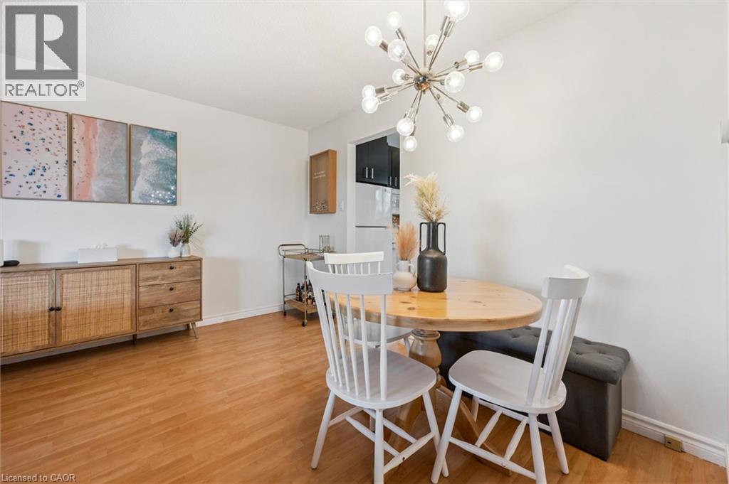 423 CADBURY Court Unit# A, Waterloo, Ontario, N2K3G7 — Photo 15