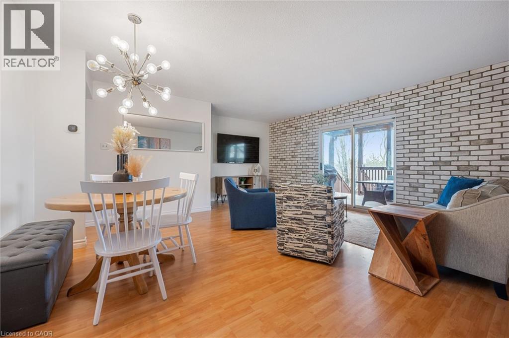 423 CADBURY Court Unit# A, Waterloo, Ontario, N2K3G7 — Photo 16