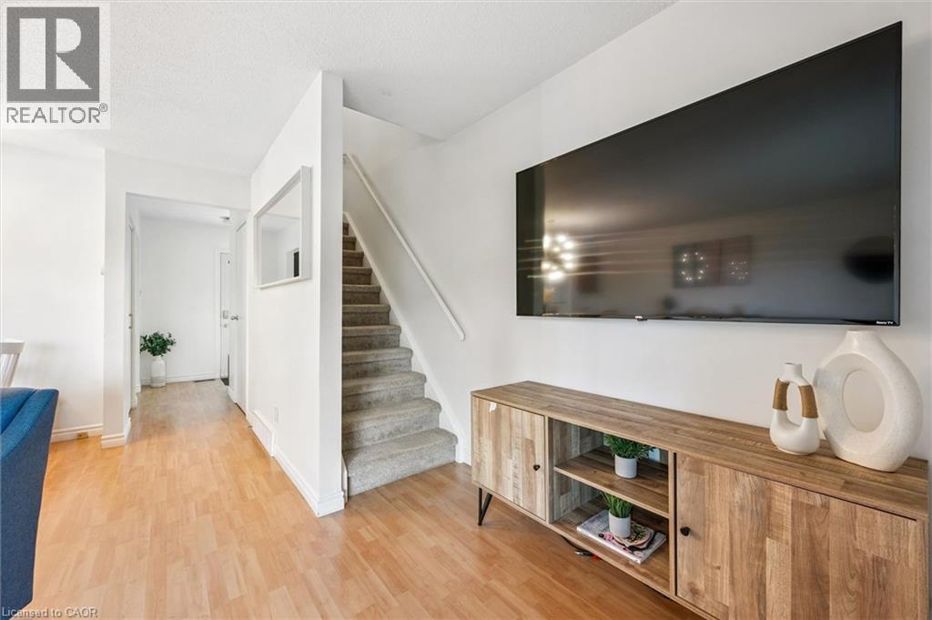 423 CADBURY Court Unit# A, Waterloo, Ontario, N2K3G7 — Photo 21