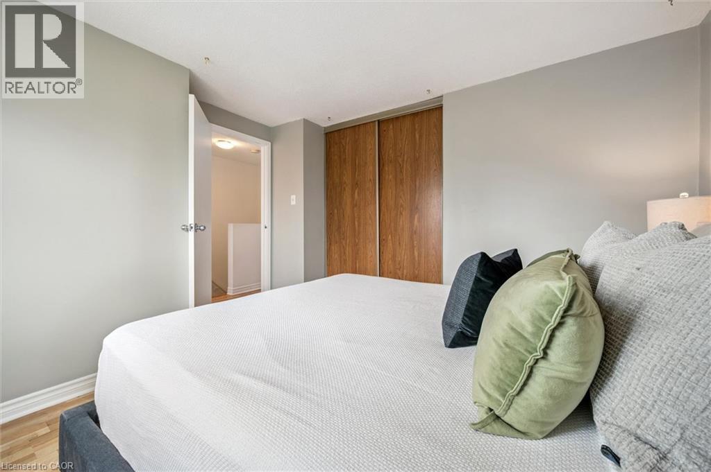 423 CADBURY Court Unit# A, Waterloo, Ontario, N2K3G7 — Photo 24