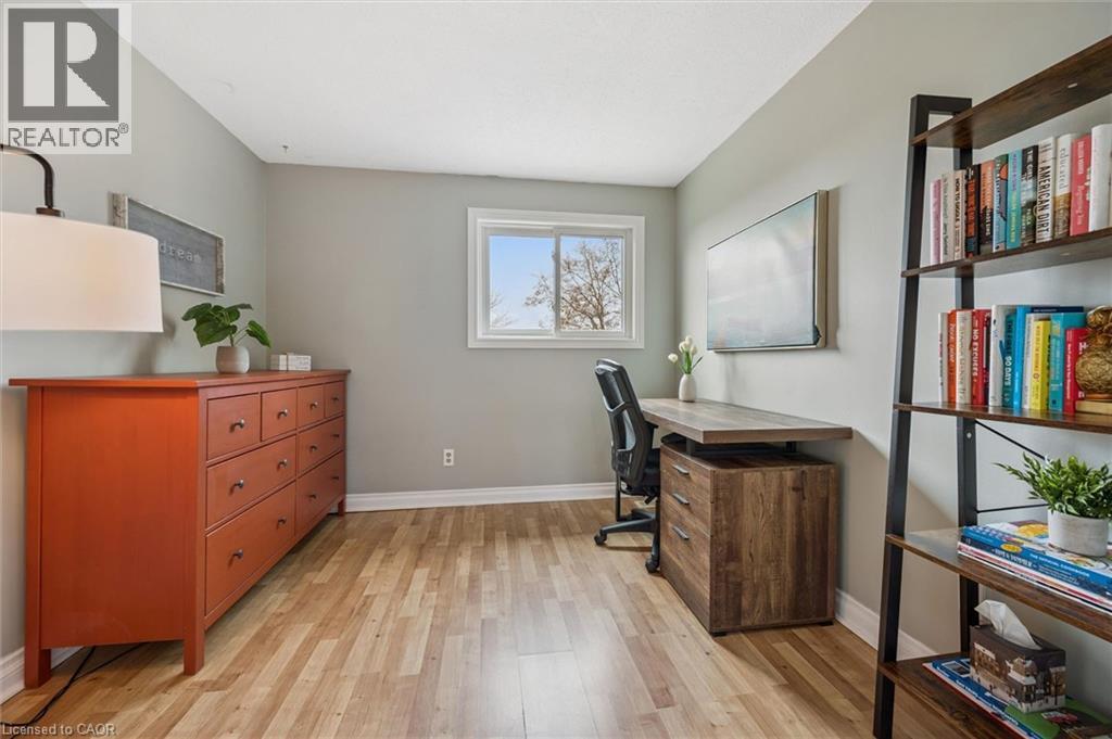 423 CADBURY Court Unit# A, Waterloo, Ontario, N2K3G7 — Photo 26