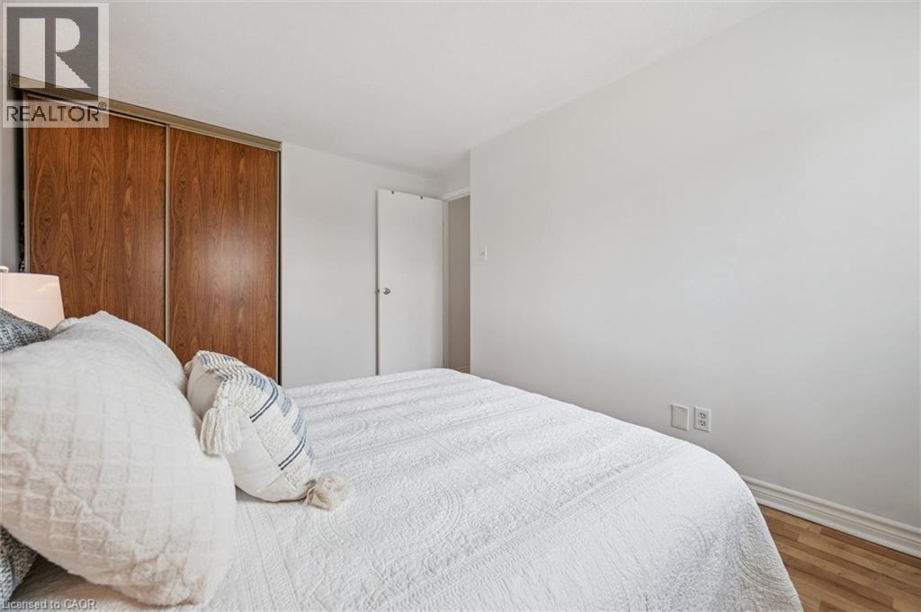 423 CADBURY Court Unit# A, Waterloo, Ontario, N2K3G7 — Photo 29