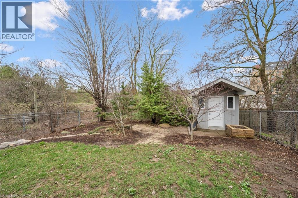 423 CADBURY Court Unit# A, Waterloo, Ontario, N2K3G7 — Photo 36