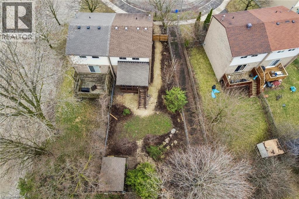 423 CADBURY Court Unit# A, Waterloo, Ontario, N2K3G7 — Photo 45