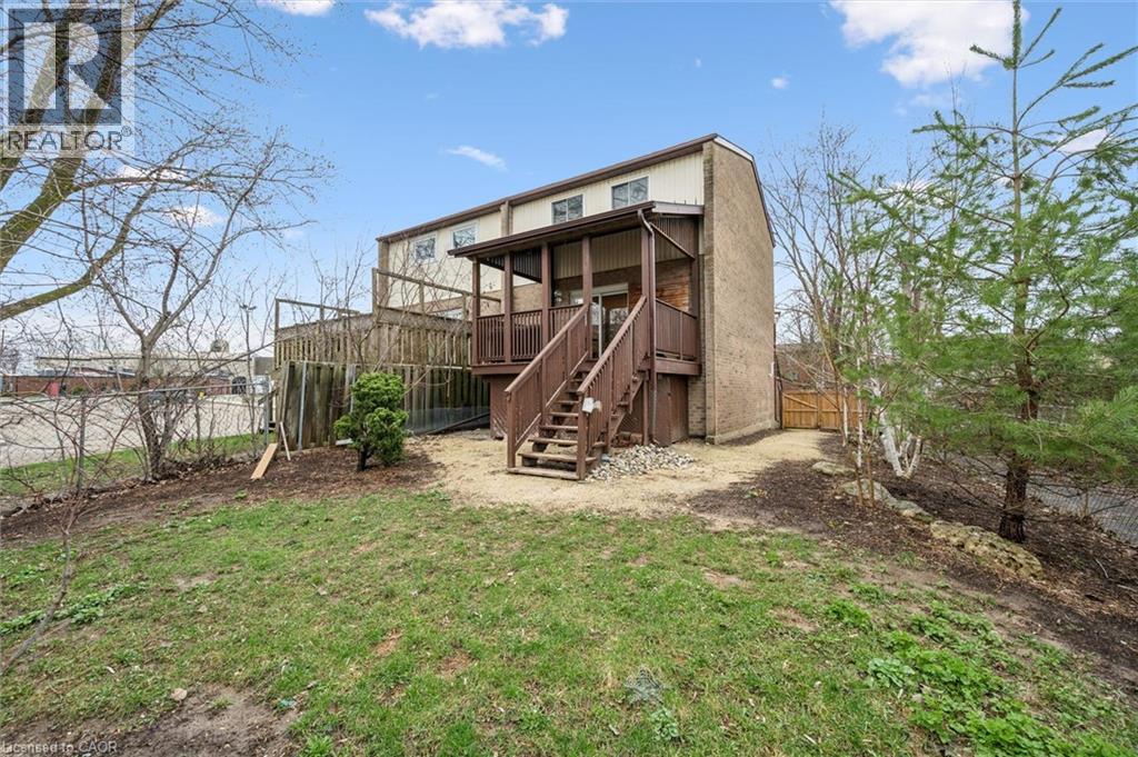 423 CADBURY Court Unit# A, Waterloo, Ontario, N2K3G7 — Photo 48