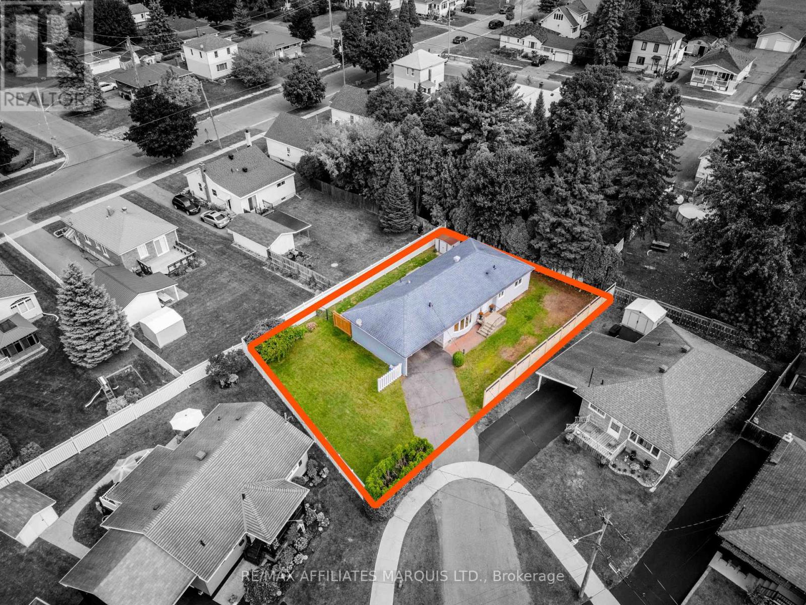 900 OSBORNE AVENUE, Cornwall, Ontario, K6J1K6 — Photo 4