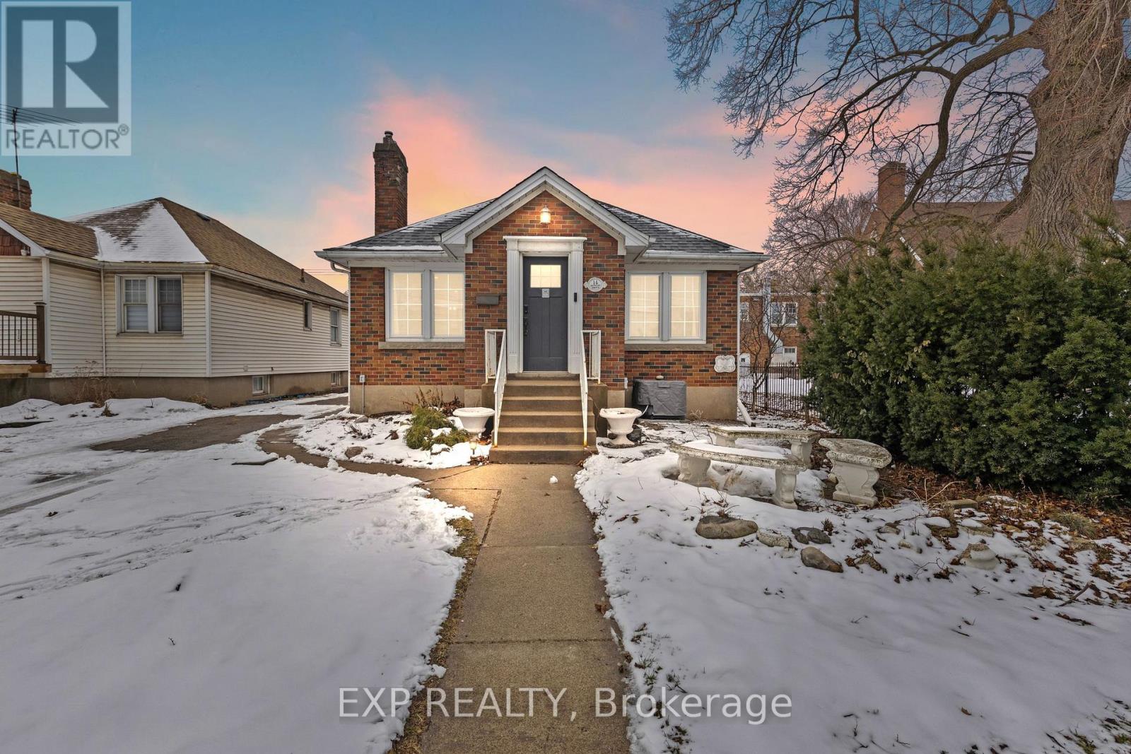 14 DUNLOP DRIVE, St. Catharines (Downtown), Ontario, L2R1A3 — Photo 2