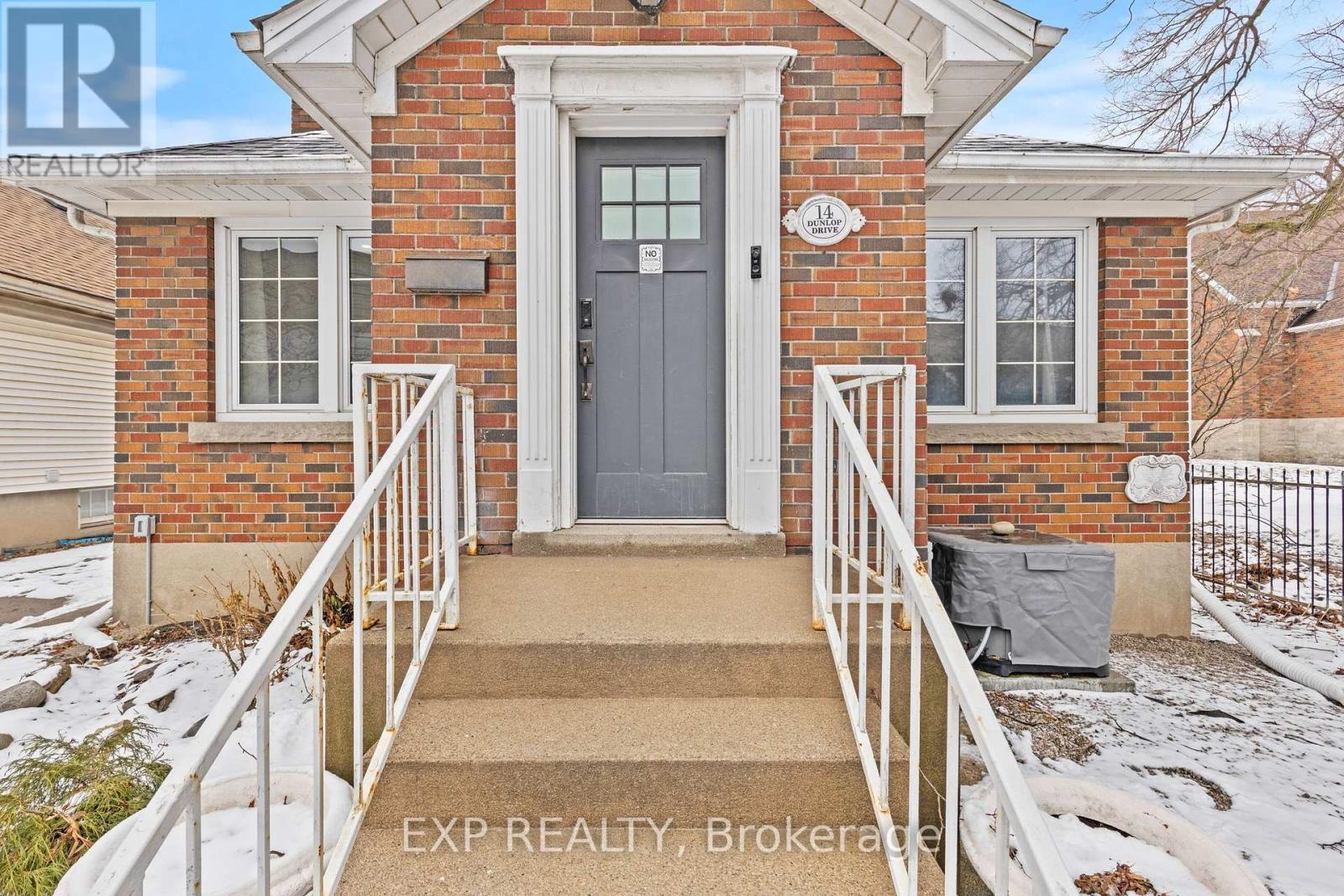 14 DUNLOP DRIVE, St. Catharines (Downtown), Ontario, L2R1A3 — Photo 4
