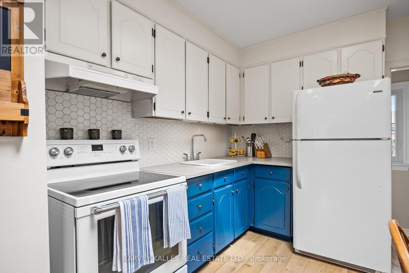 231 BICKNELL AVENUE, Toronto (Keelesdale-Eglinton West), Ontario, M6M4H2 — Photo 6