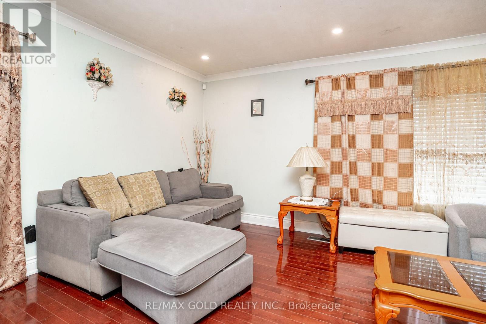 37 CARLYLE CRESCENT, Brampton (Brampton East), Ontario, L6W2Y9 — Photo 10