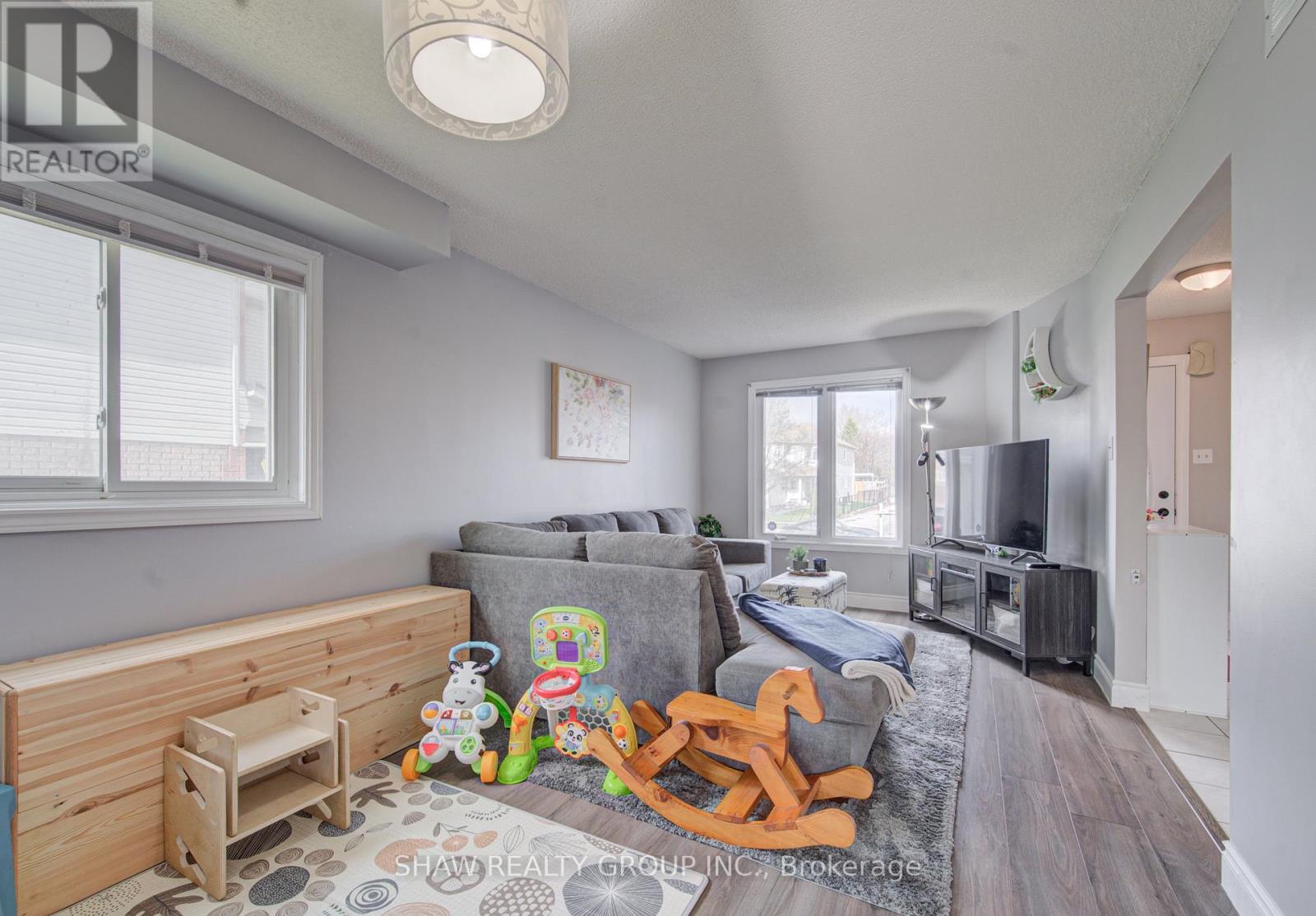 334 CHRISTOPHER DRIVE, Cambridge, Ontario, N1P1B9 — Photo 9