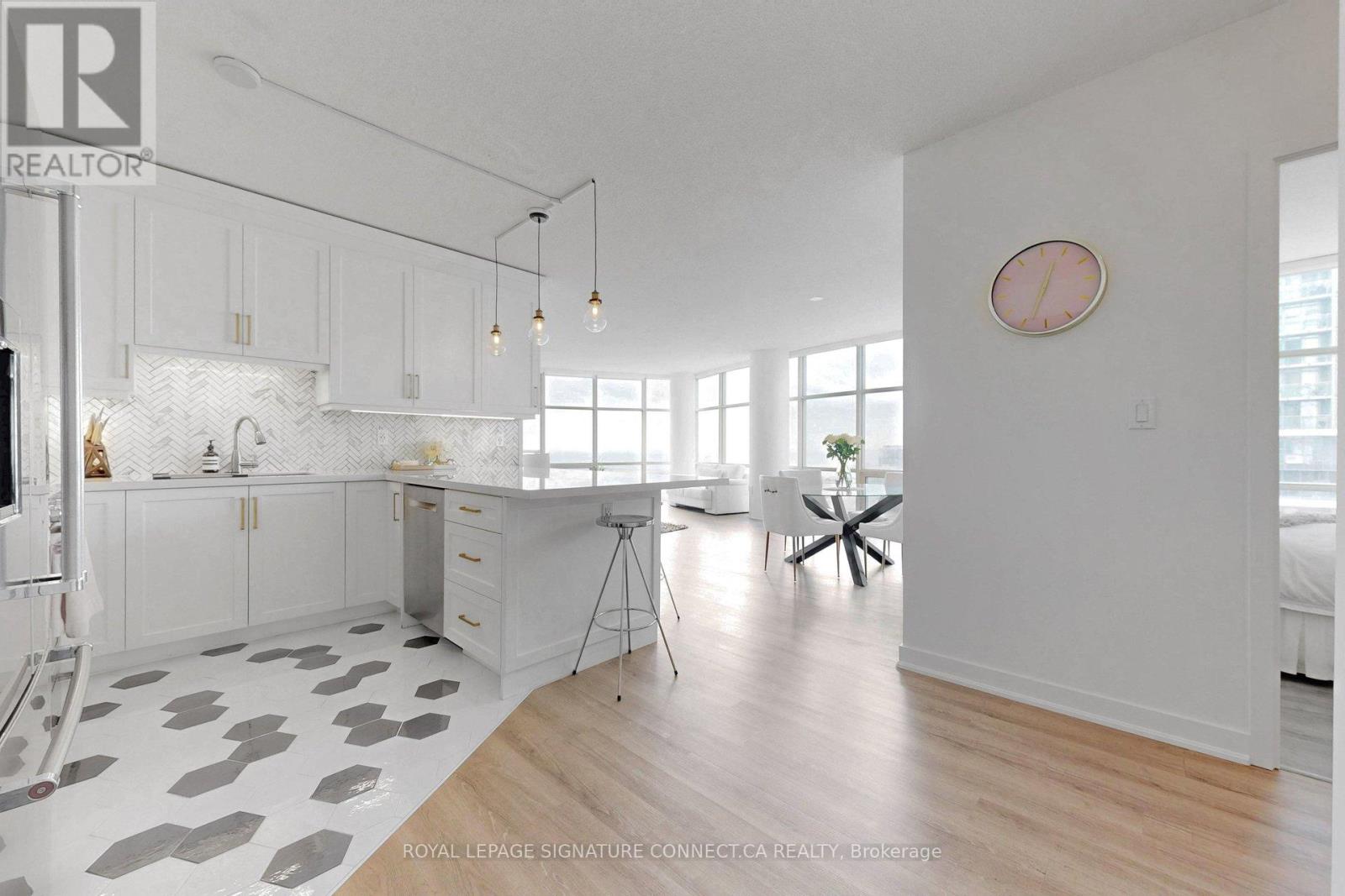 2712 - 35 MARINER TERRACE, Toronto (Waterfront Communities), Ontario, M5V3V9 — Photo 2