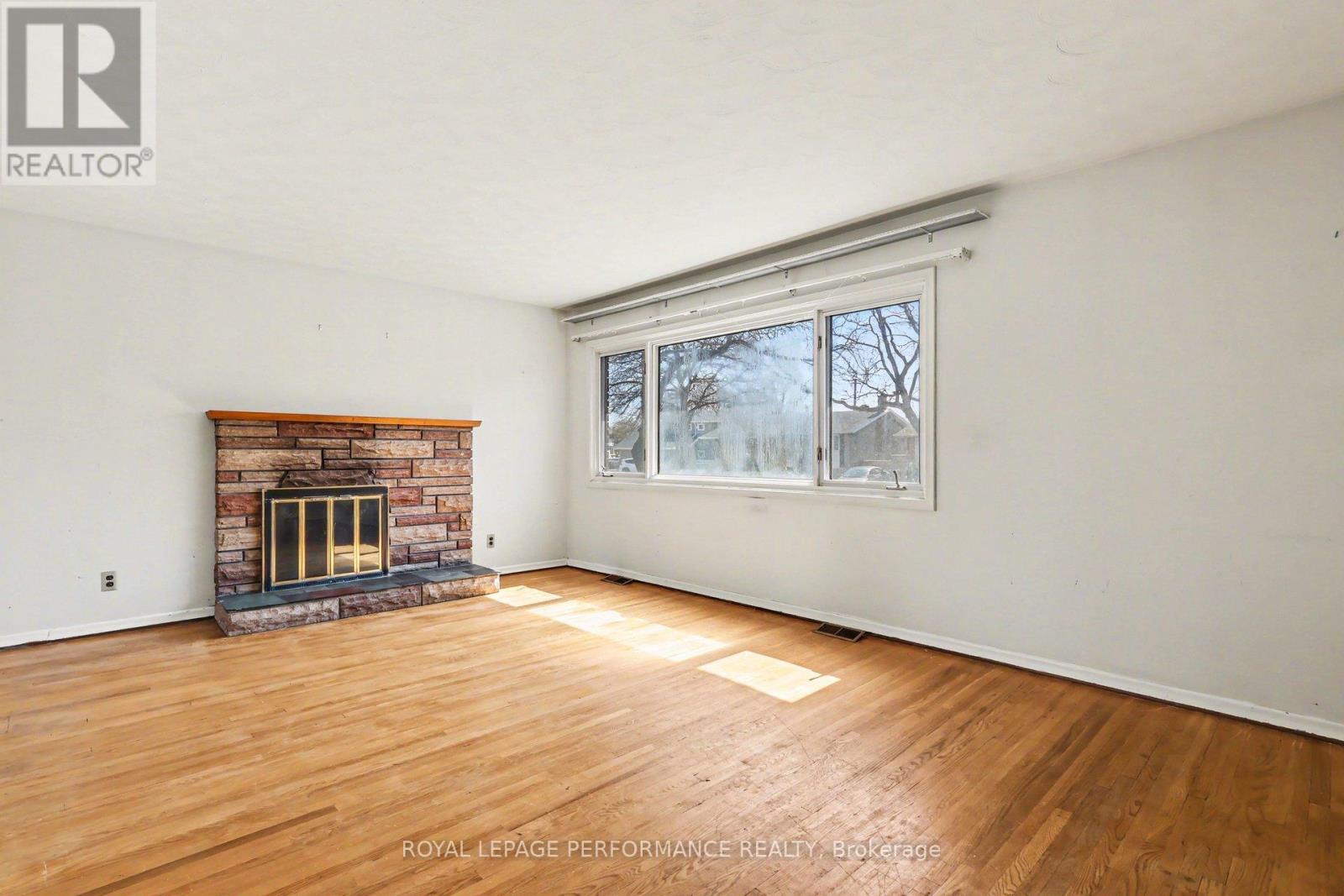 767 CROSS AVENUE, Ottawa, Ontario, K1G3C9 — Photo 3