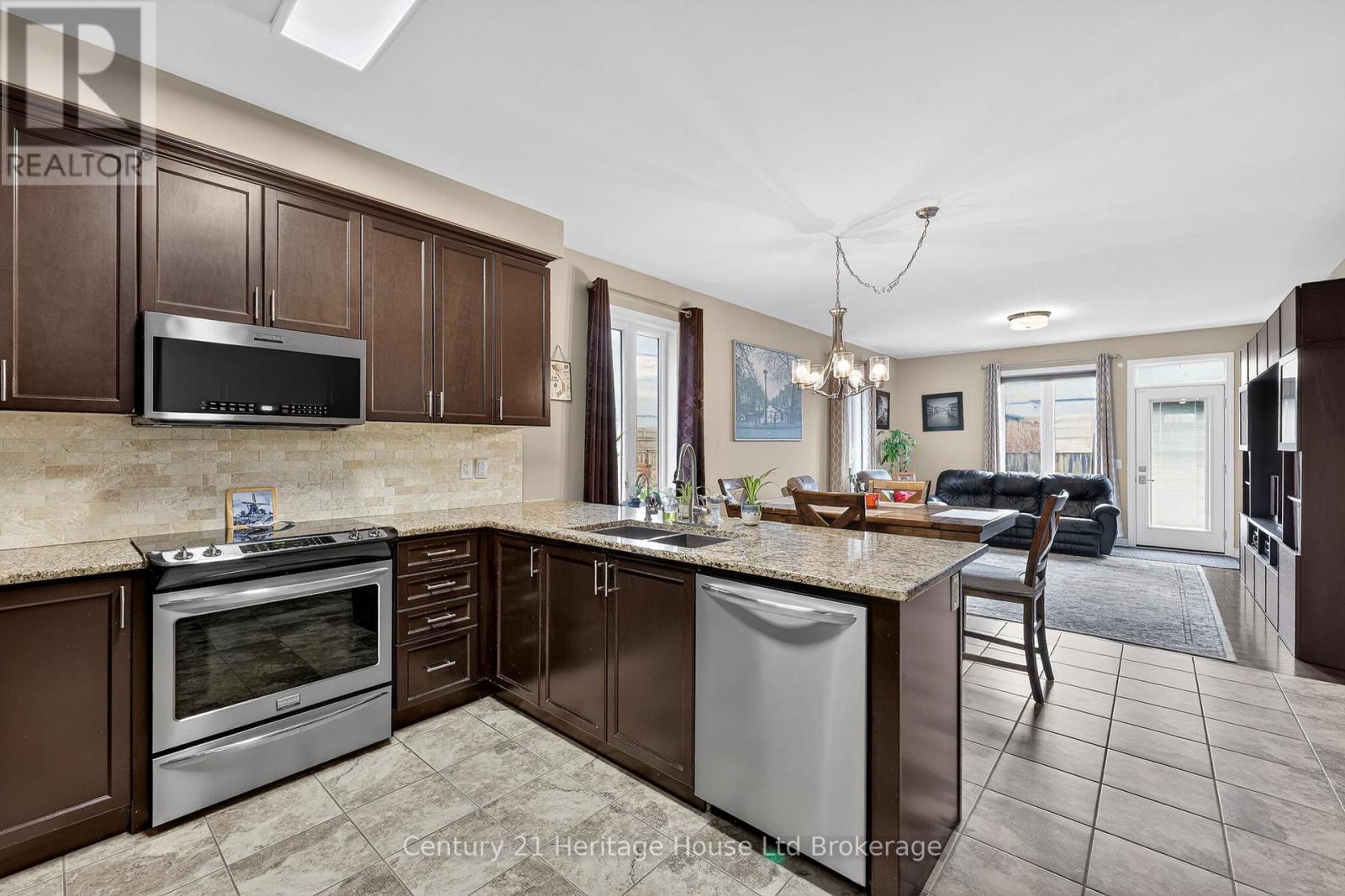 228 PALMER LANE, Woodstock (Woodstock - North), Ontario, N4T0G5 — Photo 8