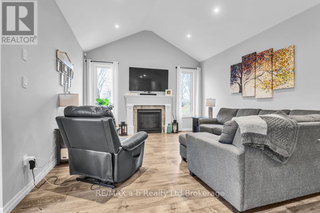 241 WILSON AVENUE, Tillsonburg, Ontario, N4G0H4 — Photo 14