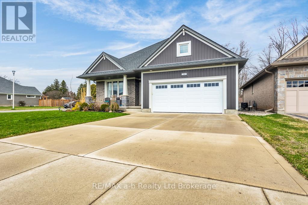 241 WILSON AVENUE, Tillsonburg, Ontario, N4G0H4 — Photo 2