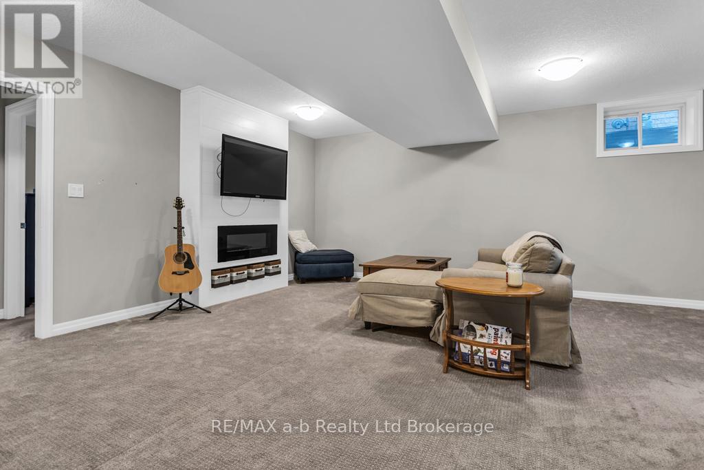 241 WILSON AVENUE, Tillsonburg, Ontario, N4G0H4 — Photo 23