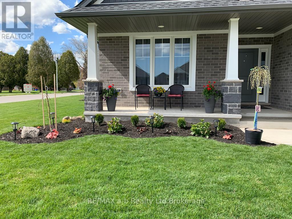 241 WILSON AVENUE, Tillsonburg, Ontario, N4G0H4 — Photo 4