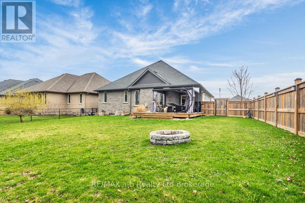 241 WILSON AVENUE, Tillsonburg, Ontario, N4G0H4 — Photo 5