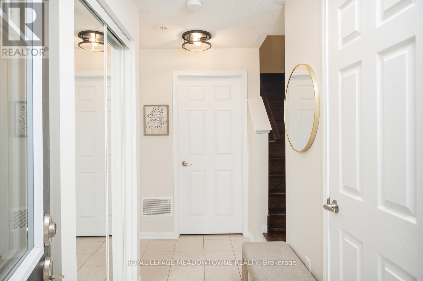 12 - 1025 NADALIN HEIGHTS, Milton (WI Willmott), Ontario, L9T8R3 — Photo 2