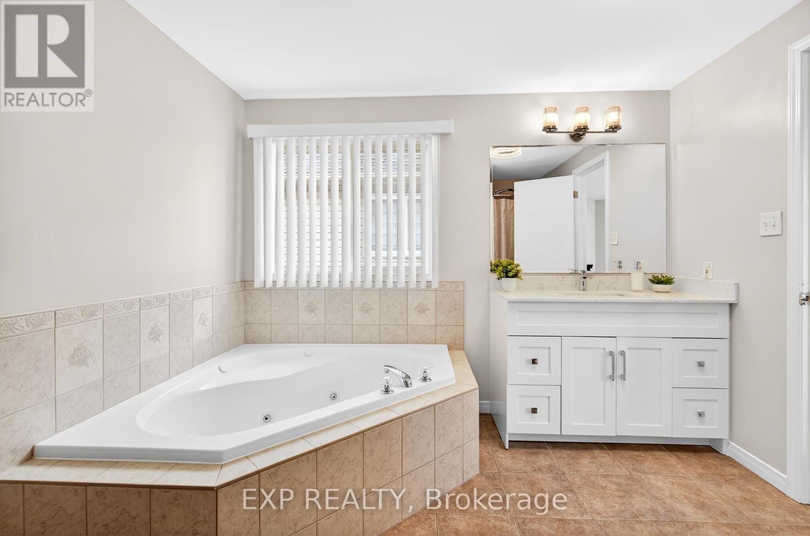 42 SCHIEDEL DRIVE W, Guelph (Victoria North), Ontario, N1E7M3 — Photo 4