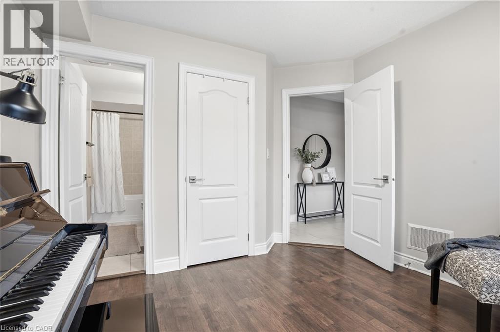 4823 THOMAS ALTON Boulevard Unit# 68, Burlington, Ontario, L7M0V2 — Photo 8