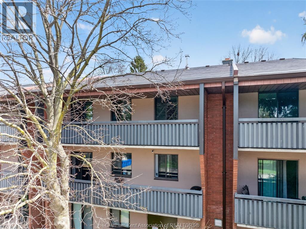 202 CAMPUS PARKWAY Unit# 306, Chatham, Ontario, N7M4Y1 — Photo 2